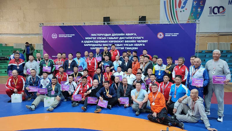 Бурятские борцы выиграли 7 медалей чемпионата Монголии