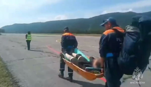 В Бурятии спасатели на вертолёте эвакуировали 15-летнюю туристку
