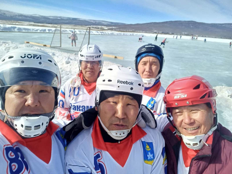 На юге Бурятии хоккеисты разыграли призы Санагинского дацана