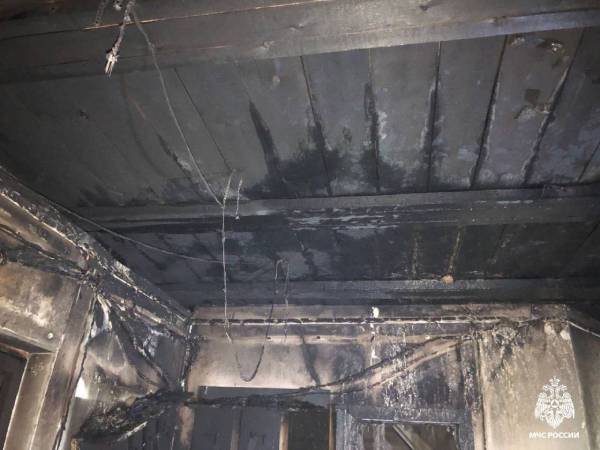 В пригороде Улан-Удэ дом едва не сгорел из-за натяжного потолка