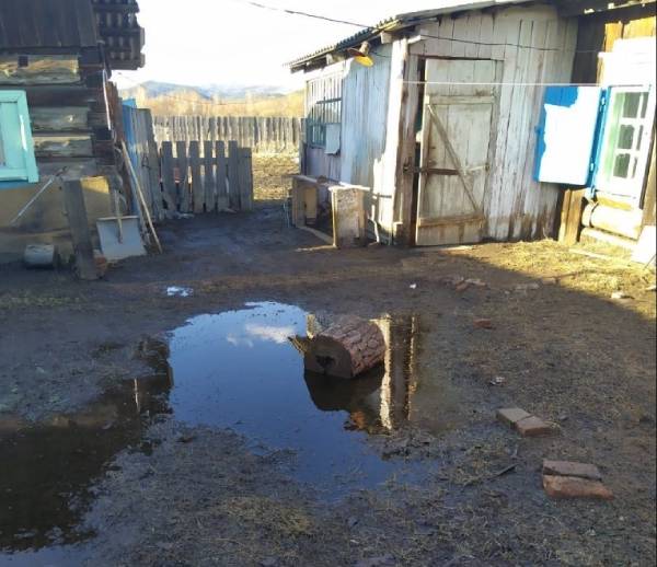 В Бурятии село спасли благодаря резке льда 