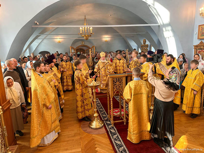 В Бурятии провели первую детско-юношескую литургию