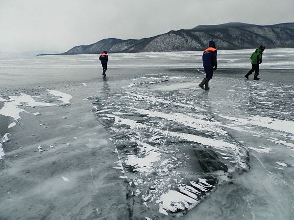 Жителей Бурятии предупреждают об опасности на льду