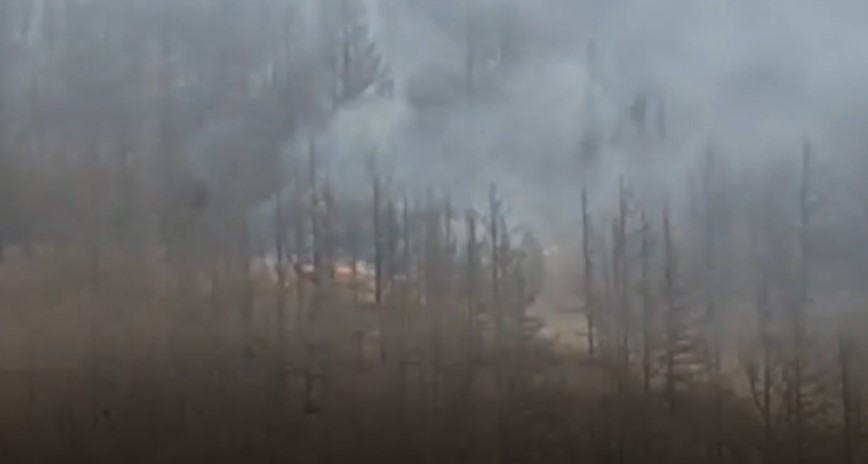 В Бурятии сложный лесной пожар не подпустили к сёлам