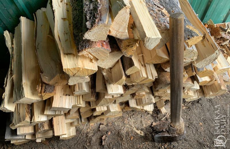 Жителей Бурятии призвали заранее заготавливать дрова на зиму 