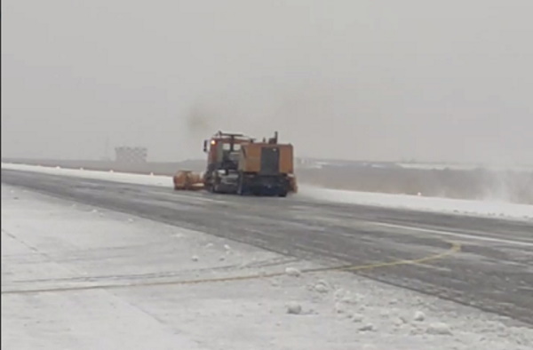 Аэропорт Улан-Удэ вновь закрыт из-за снегопада