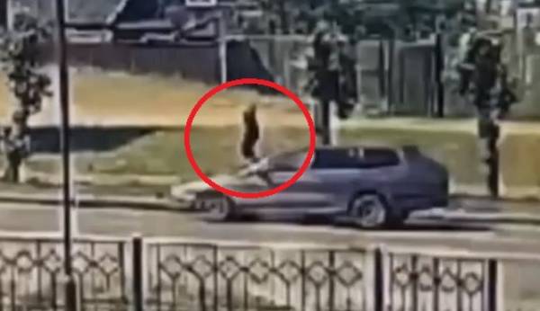В Улан-Удэ момент наезда на 17-летнюю девушку сняла камера 