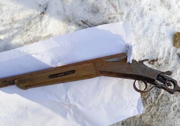 Во дворе дома в Ангарске нашли раритетное оружие