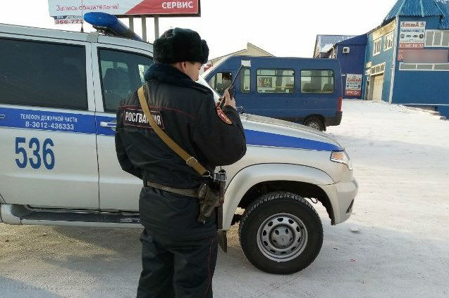 Улан-удэнец сбросил украденный телефон в сугроб 