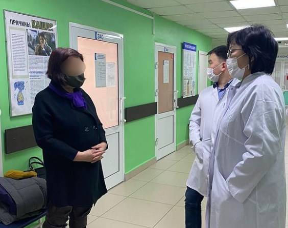 Министр здравоохранения Бурятии проверила ситуацию с очередями к врачам 