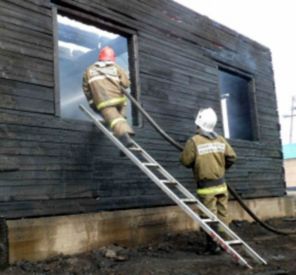 В пригороде Улан-Удэ дом остался без крыши после -пожара у соседей