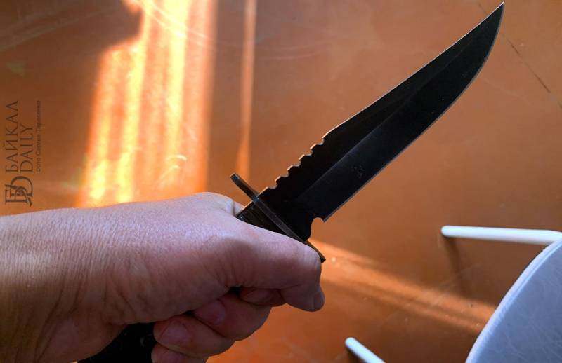 В Улан-Удэ бездомный погнался за детьми с ножом