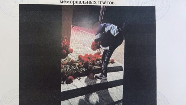 Вандал из Улан-Удэ собирал цветы для букета на мемориале в Забайкалье 