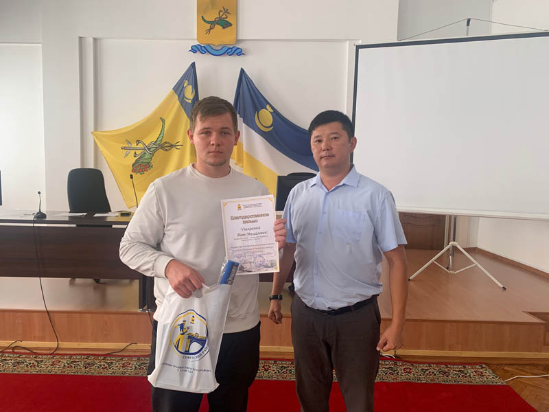 В Улан-Удэ поощрили матроса-спасателя за проявленный героизм