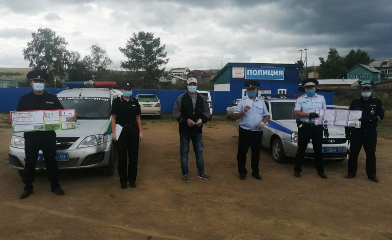 В Бурятии полицейские беседовали с отдыхающими на «Щучке» 
