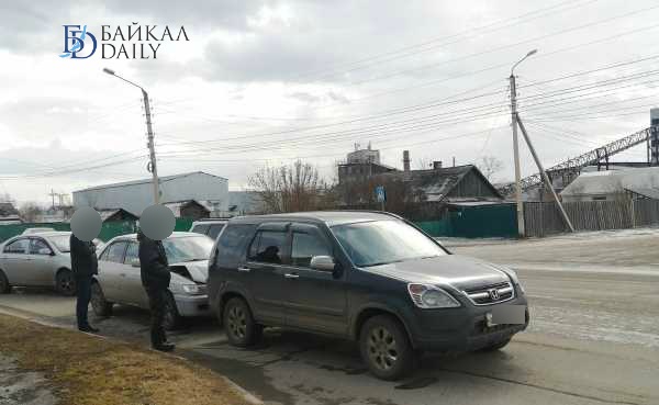 Авторынок улан удэ. ДТП на улице Гагарина сегодня Улан-Удэ Хонда и Тойота Калдина.