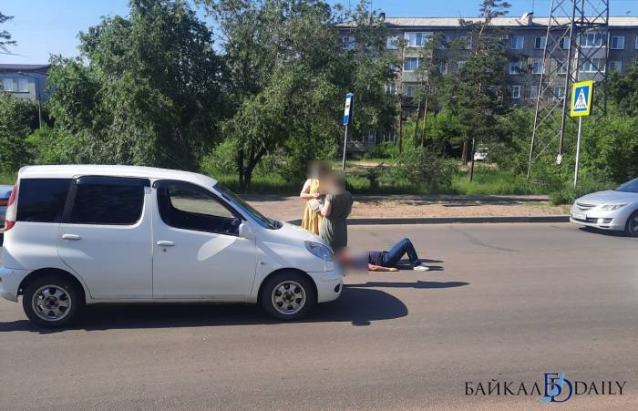 Подслушано улан удэ. Авария автомобиль Тойота Функарго белого цвета. Авария Иркутск Toyota Funcargo. Авария Иркутск Toyota Funcargo 2010.