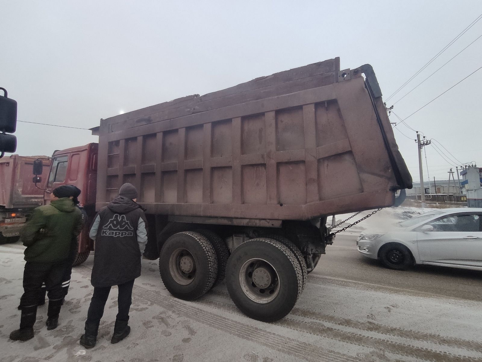 Два водителя в Улан-Удэ нарвались на штраф за неправильную перевозку груза  | Байкал Daily - Новости Бурятии и Улан-Удэ в реальном времени