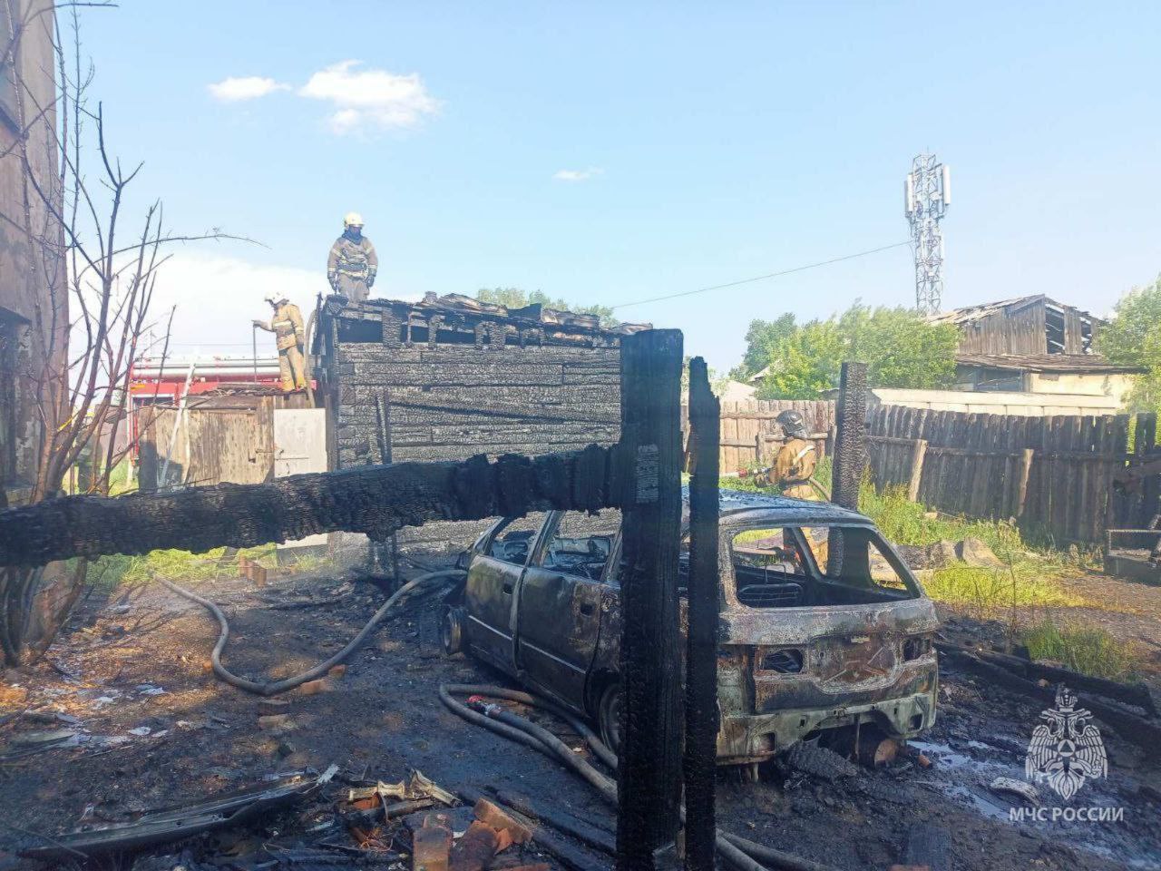 В Улан-Удэ из горящего дома эвакуировались шесть человек | 17.06.2024 |  Новости Улан-Удэ - БезФормата