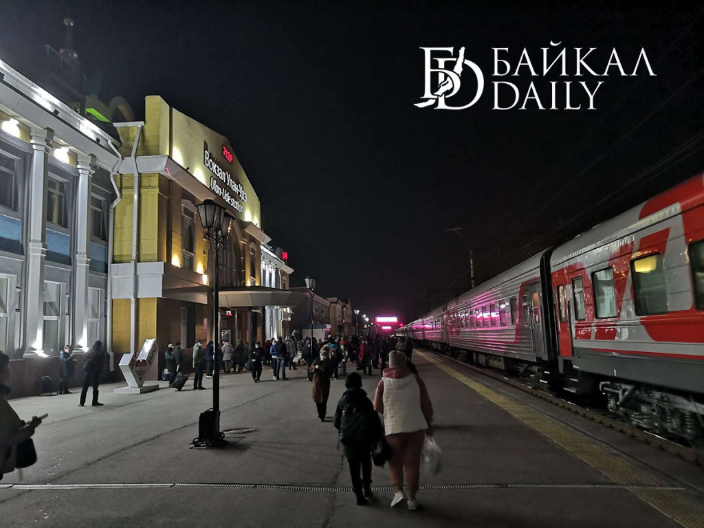 Экспресс улан удэ иркутск. Железная дорога Иркутск Улан Удэ. Электричка Иркутск Улан Удэ. Поезд Улан-Удэ Иркутск. Железная дорога Иркутск улануде.