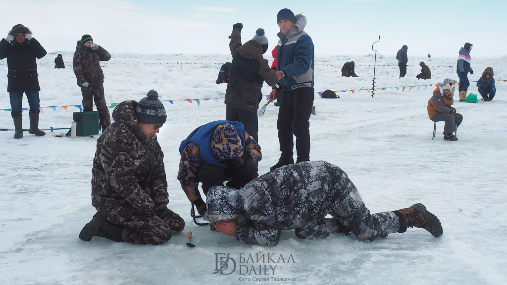 Новости бурятии байкал дейли в реальном времени. Рыбалка на Байкале зимой. Байкальская рыбалка 2023. Байкальская рыбалка 2022. Байкальская рыбалка в Северобайкальске 2022.