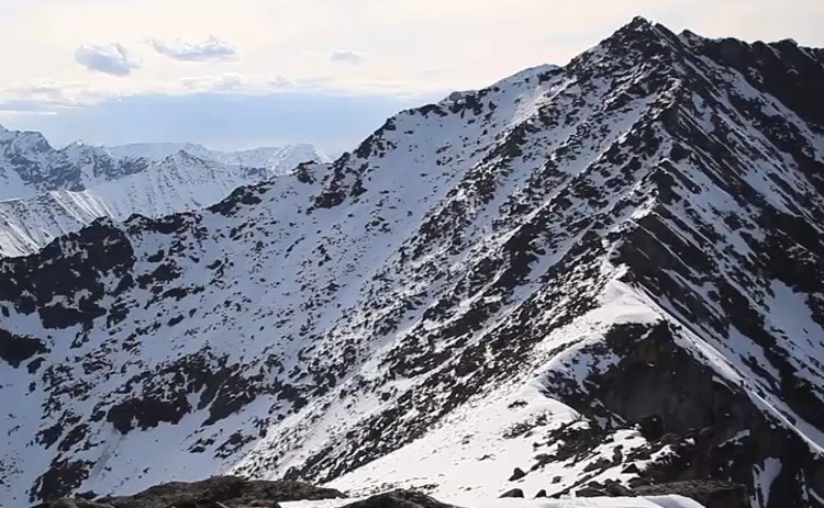 В горах Бурятии спасли 80-летнего скалолаза 