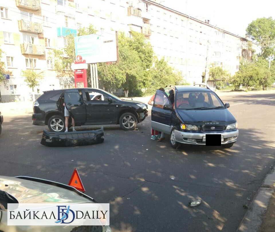 Бампер улан удэ. Зелёный Ипсум ДТП.