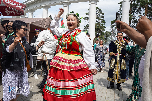 Ярмарка в улан удэ. Верхнеудинская ярмарка. Верхнеудинская ярмарка фото. День города Улан-Удэ 2022 фото.